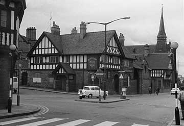 black lion, boughton