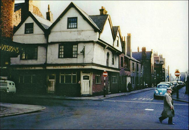 yacht inn