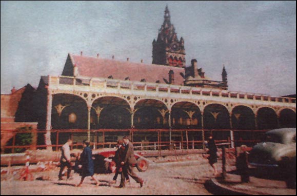 demolishing the market hall 2