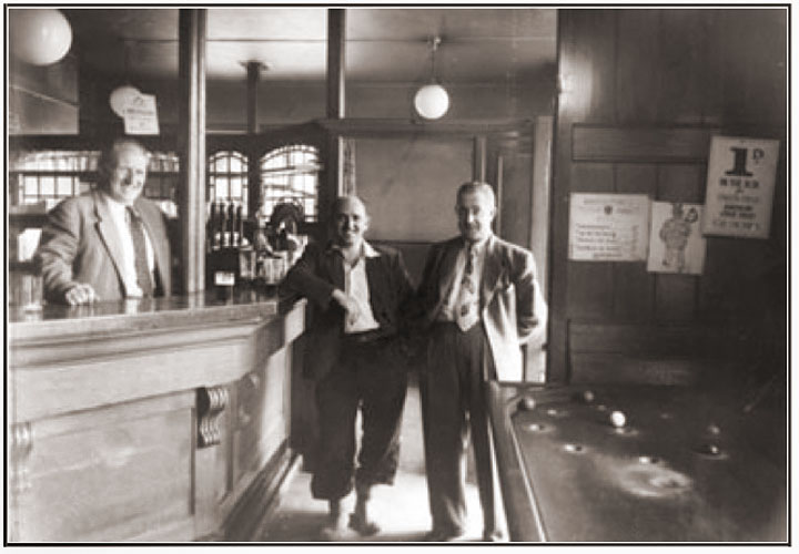 interior of glynne arms